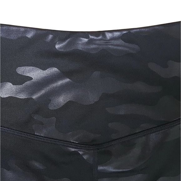 Jenni On Repeat Crossover-Waist Leggings, Black Shine Camo Sizes XS/S/XL/XXXL - Picture 7 of 7